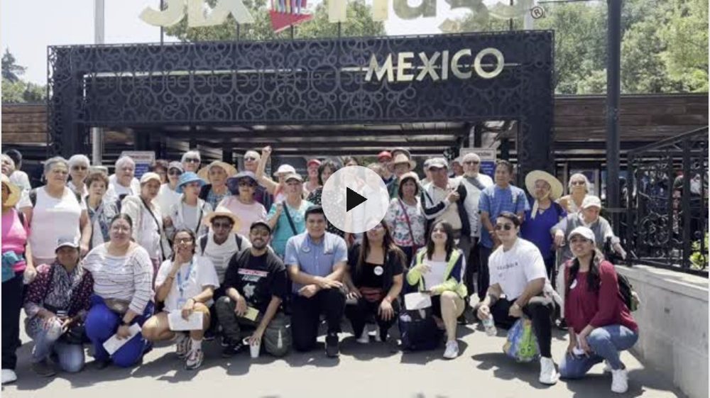 Six Flags con personas mayores